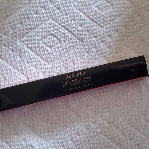 RealHer - "Lip Liner Duo" - Picture 6 of 6